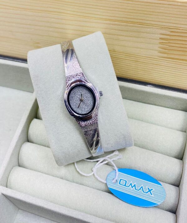 ساعات OMAX النسائية